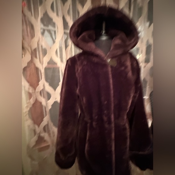 Dennis Basso faux fur coat - Picture 3 of 16